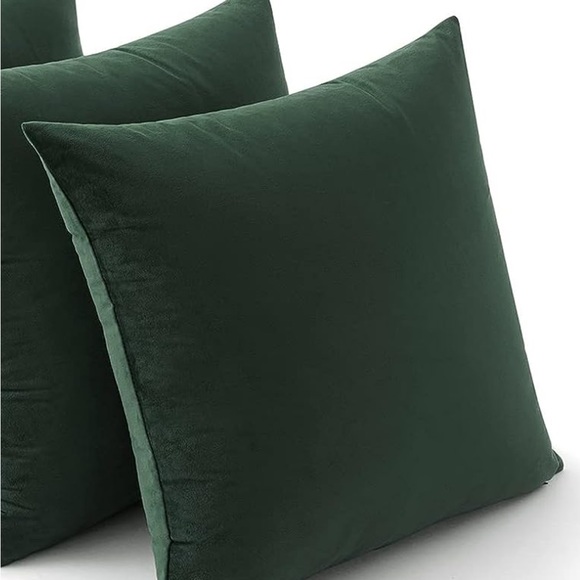 1 Velvet Throw Pillow Cover Soft Cozy Luxury Cushion 18 x 18 Inch Dark Green - Picture 2 of 4